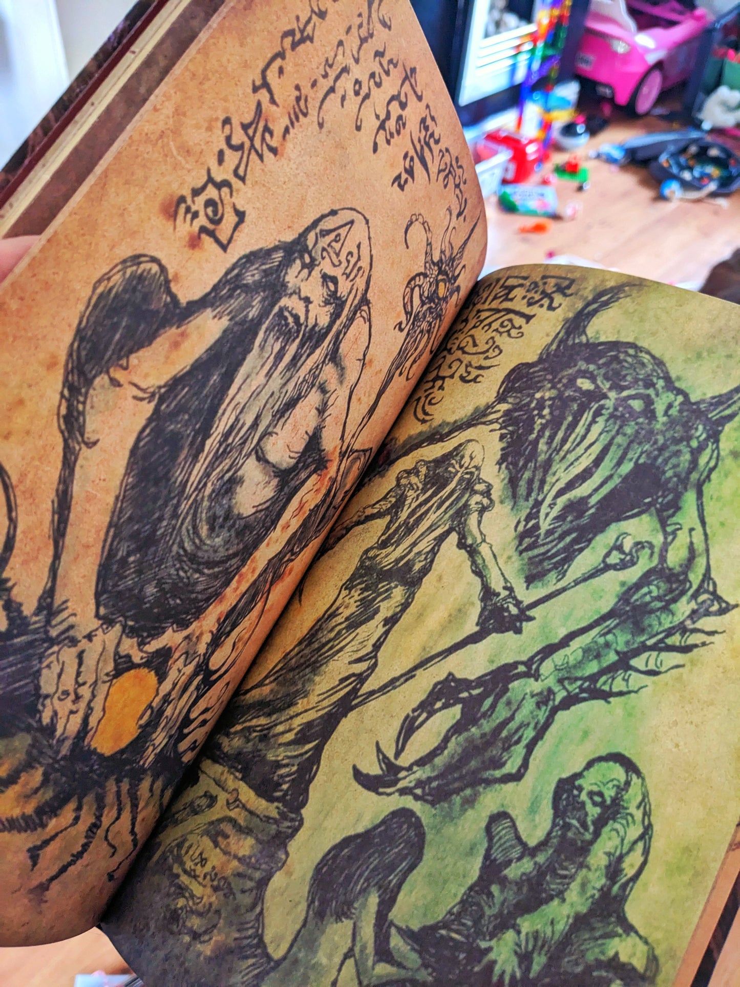 EVIL DEAD NECRONOMICON Fan book