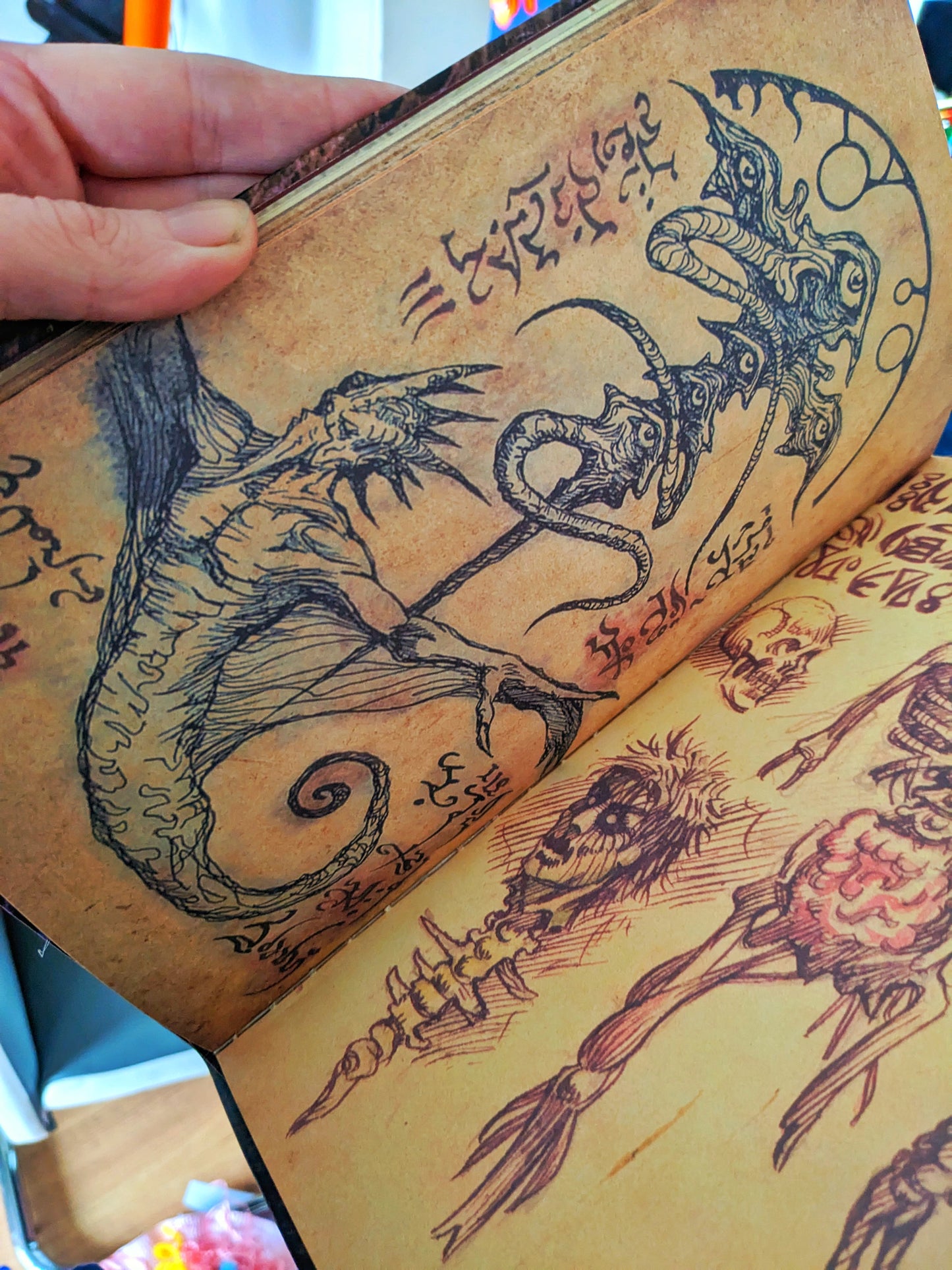 EVIL DEAD NECRONOMICON Fan book