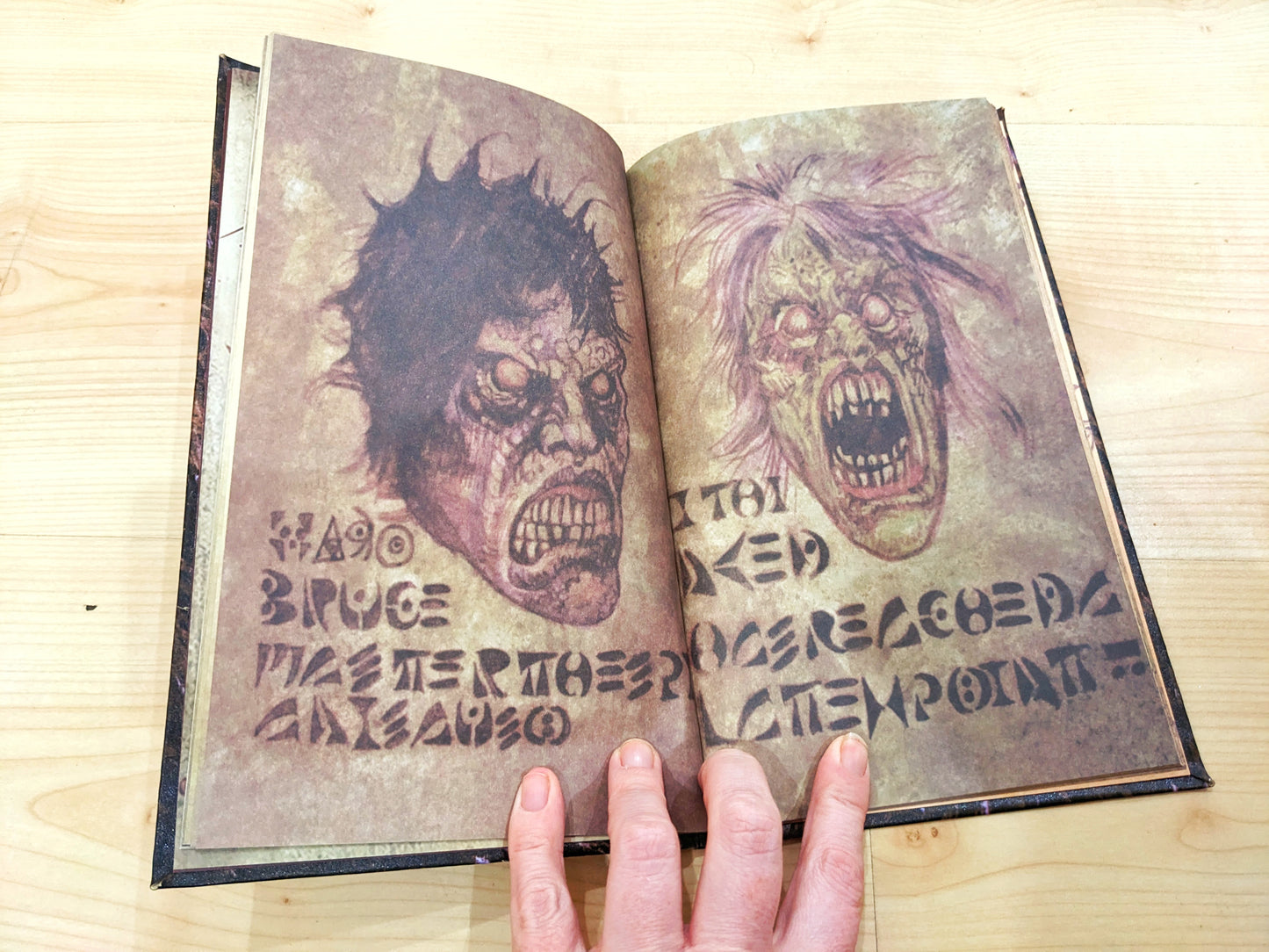 EVIL DEAD NECRONOMICON Fan book