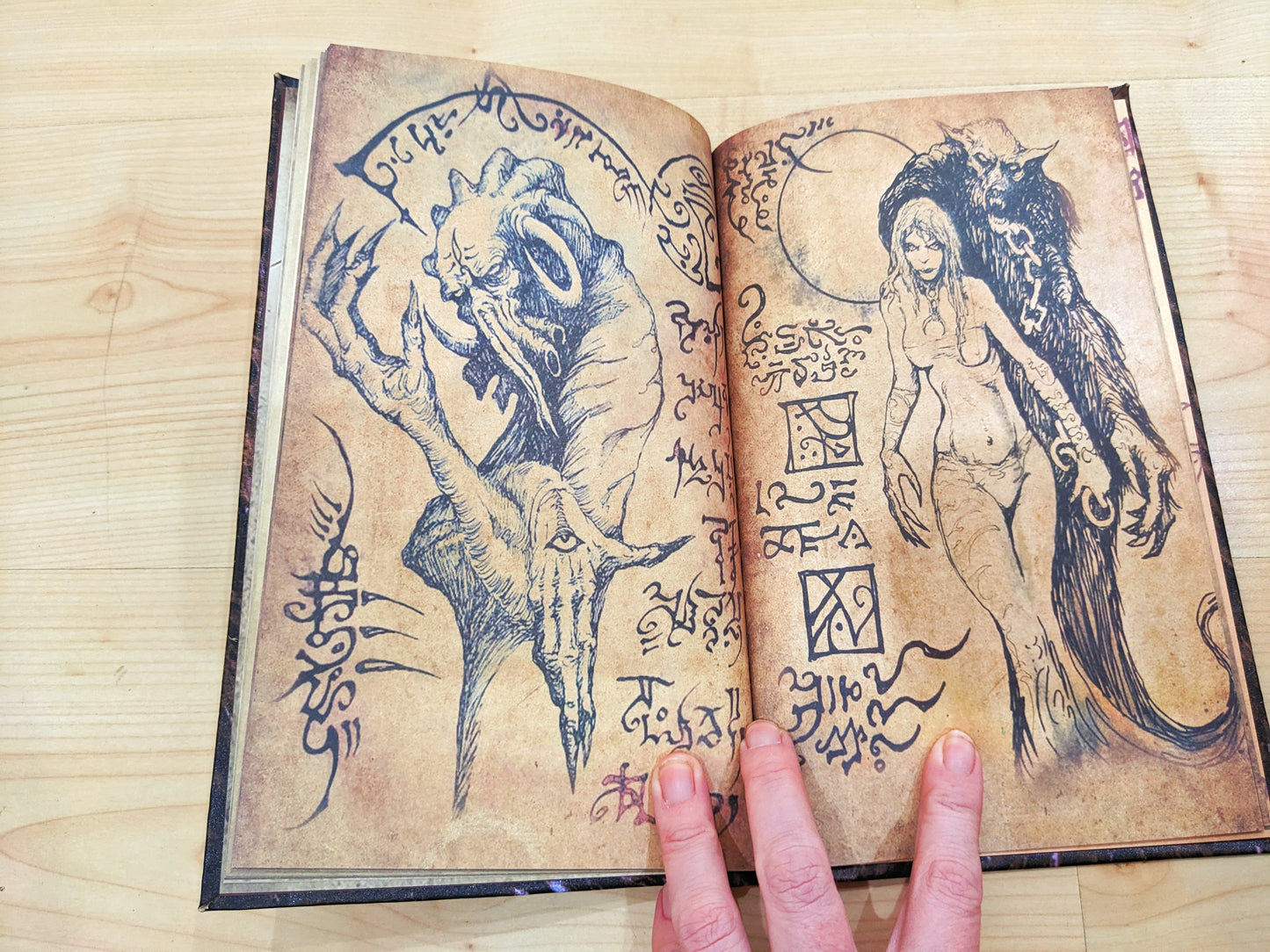EVIL DEAD NECRONOMICON Fan book